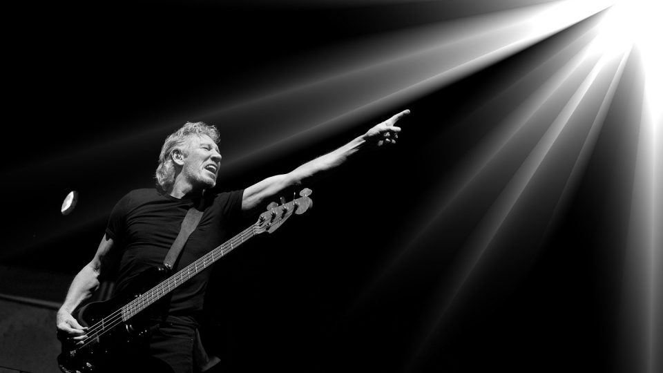 Roger-Waters-2-960x540.jpg