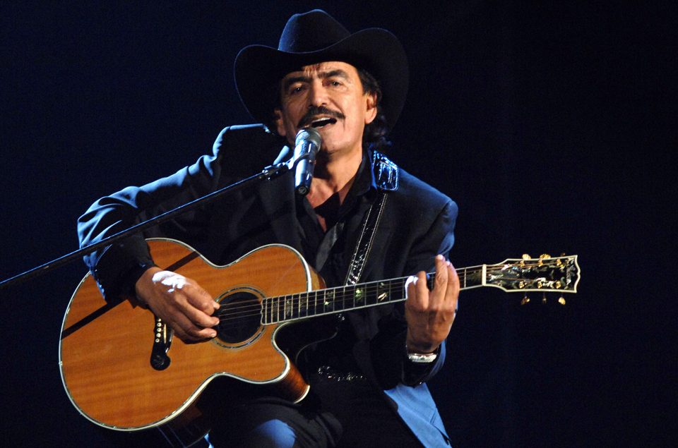 joan_Sebastian-performance-billboard-1548-960x635.jpg