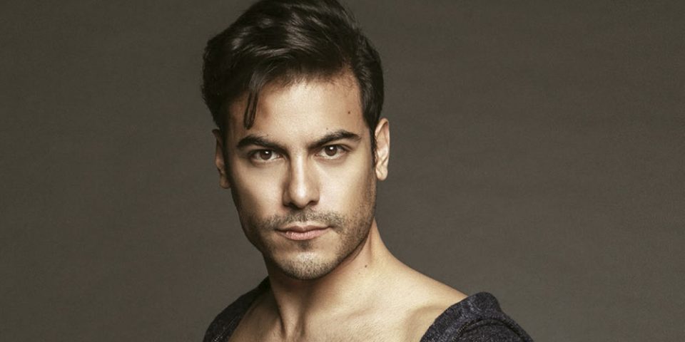 Alerta-HOT-Carlos-Rivera-canta-Despacito-de-la-forma-más-sensual-posible-VIDEO-960x480.jpg