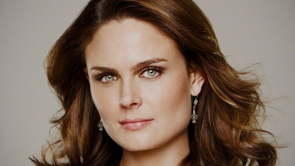 emily-deschanel-wallpapers-26673-9561024-960x540.jpg